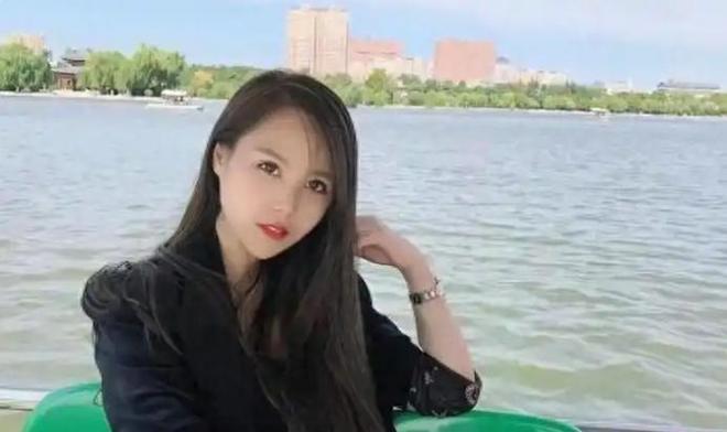 妈近况曝光！摆摊卖甜品想踏出重生第一步麻将胡了模拟器试玩“重庆姐弟坠亡案”妈(图9)