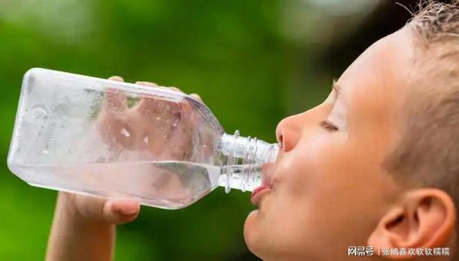 户”比肉类、海鲜还要高!这些食物都得少吃PG电子麻将胡了模拟器餐桌上的“嘌呤大(图2) 户”比肉类、海鲜还要高!这些食物都得少吃PG电子麻将胡了模拟器餐桌上的“嘌呤大(图2)